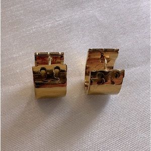 Tory Burch gold earrings ,, there’s nice, no box and dusty bag.